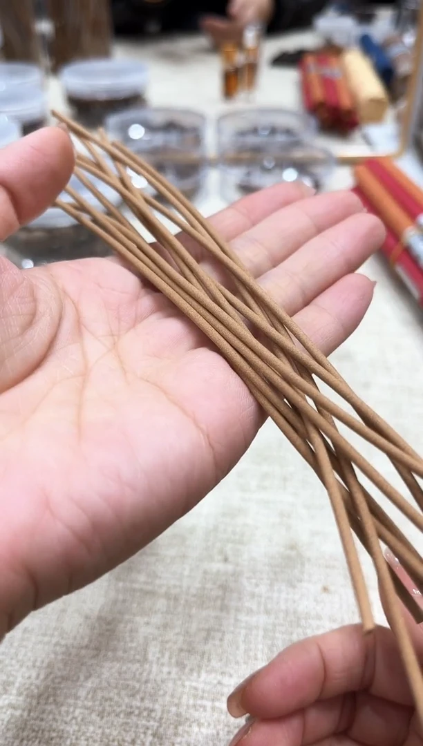 【闪购商品】海南树心油手工香1份