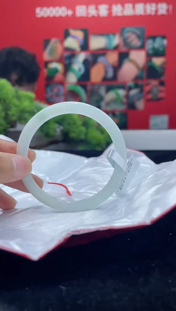 翡翠手镯未镶嵌手镯7