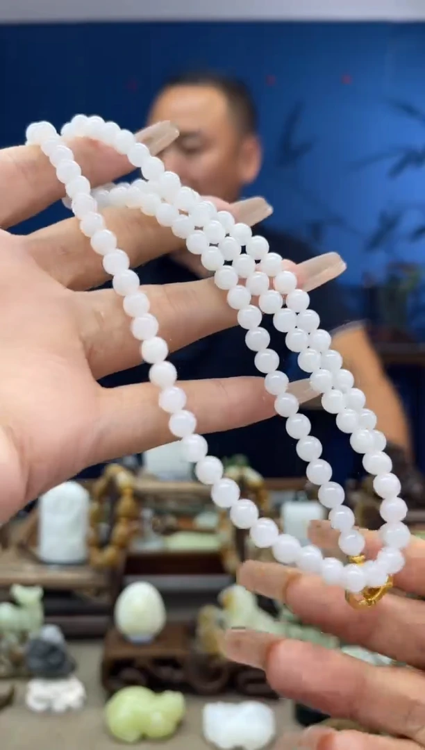 和田玉未镶嵌颈饰1