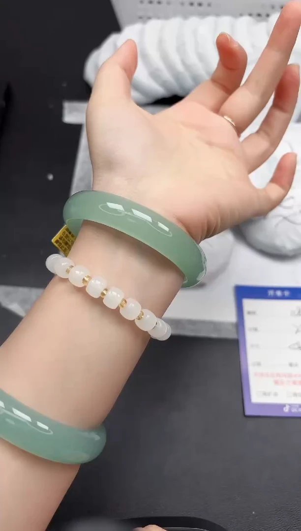 未镶嵌手镯石英质玉118-5859