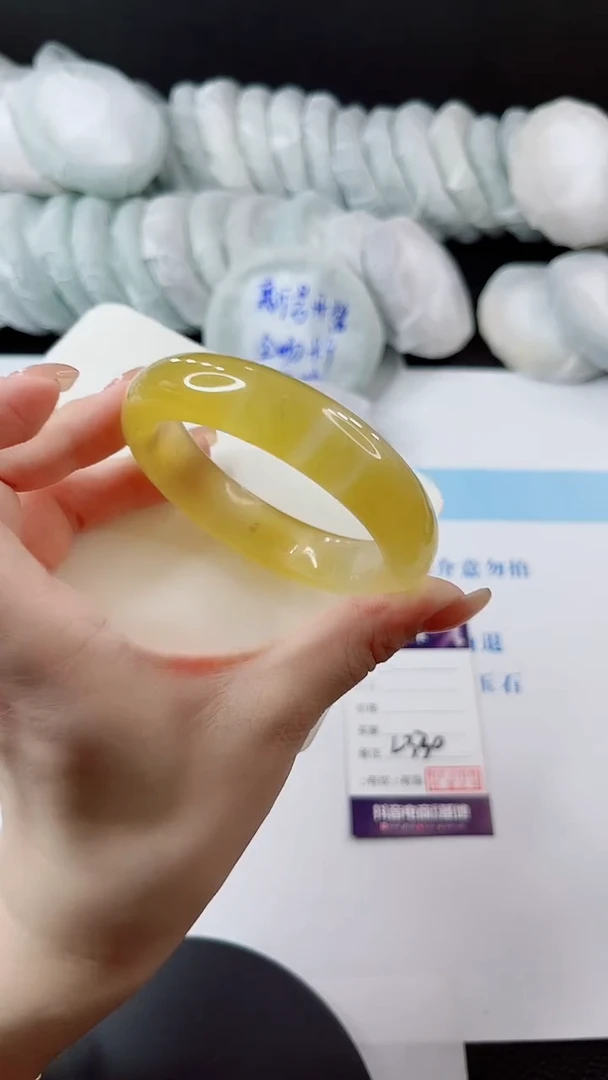 未镶嵌手镯石英质玉多样性发货L330