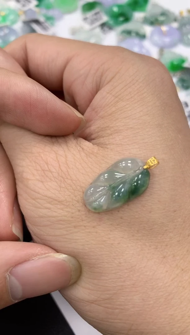 颈饰18K金镶嵌翡翠a货假一赔三支持复检百元上9元证书费自理