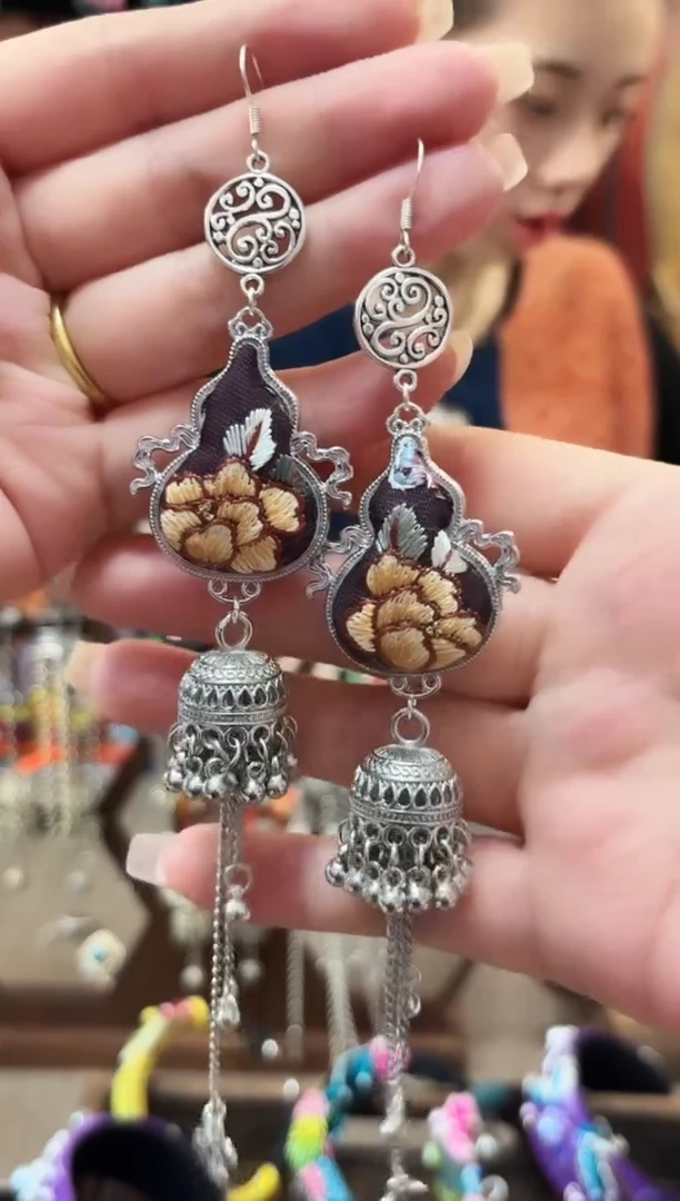 织绣云织谣民族风精美饰品6