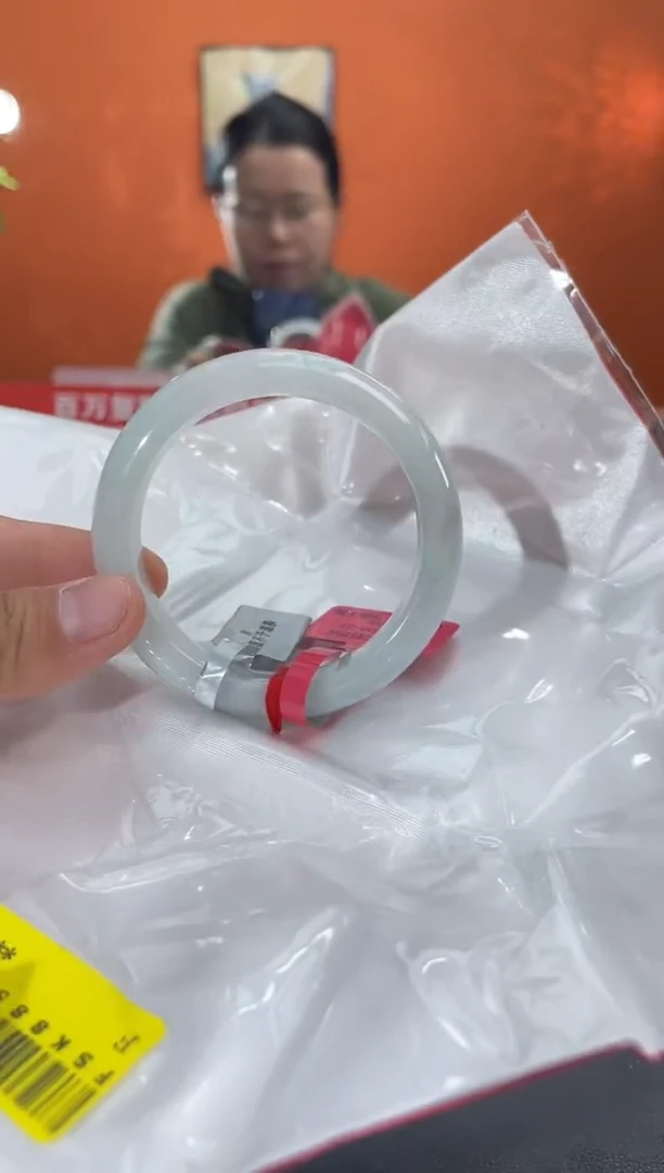 未镶嵌手镯翡翠翡翠手镯