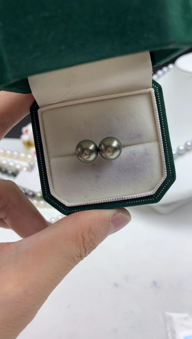18K金镶嵌FF海水珍珠大溪地耳饰9~10mm