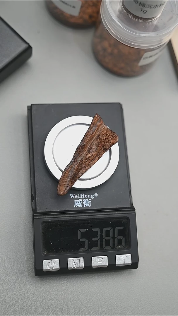沉香手把件2**3富森红土沉水5.3g