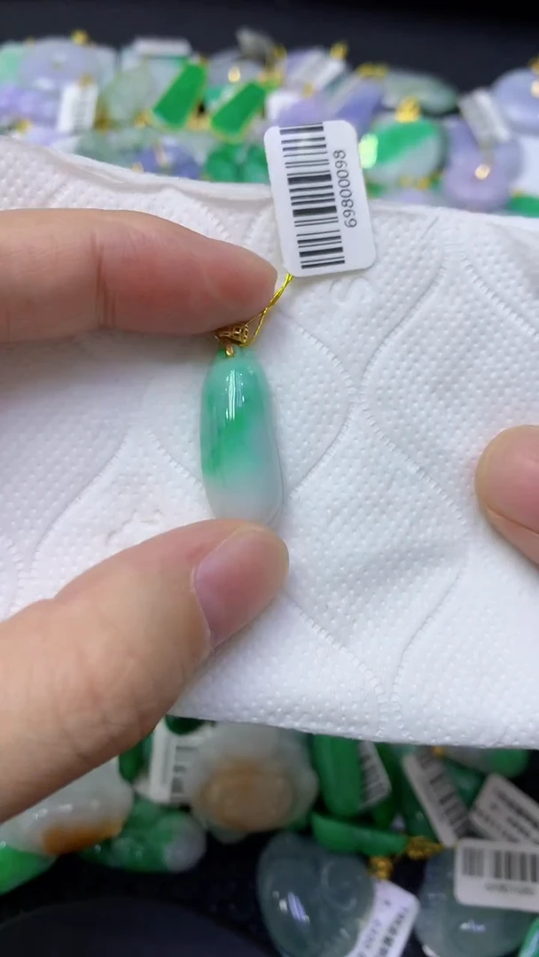 颈饰未镶嵌翡翠天然缅甸翡翠A货