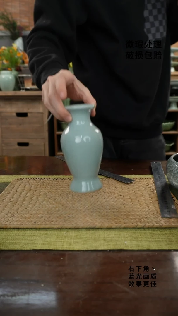 陶瓷鱼尾花瓶B-15