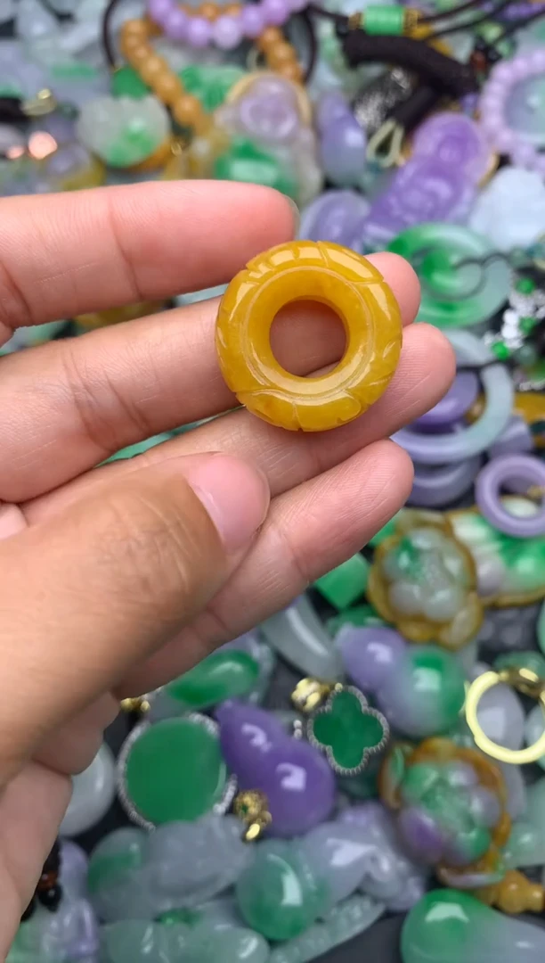 颈饰未镶嵌翡翠缅甸翡翠吊坠