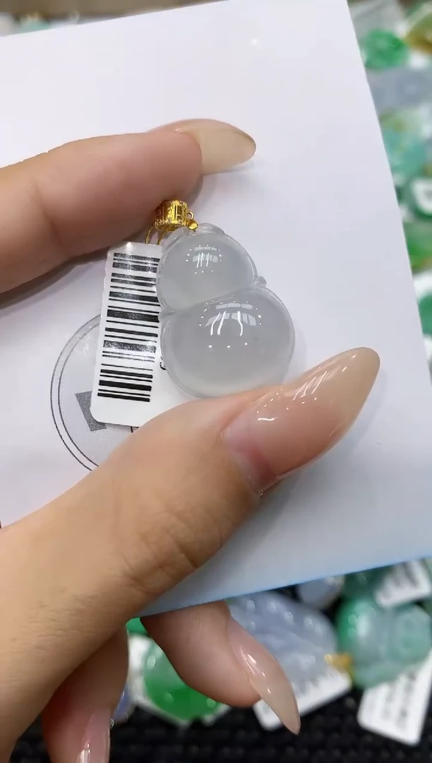 颈饰18K金镶嵌翡翠111111111111