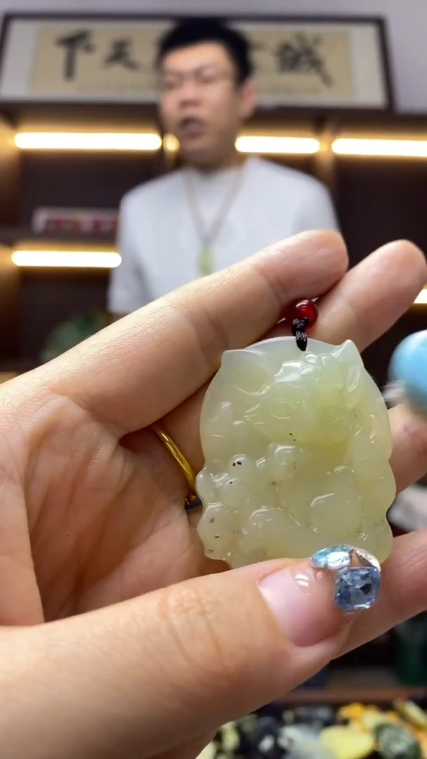 未镶嵌岫玉挂件