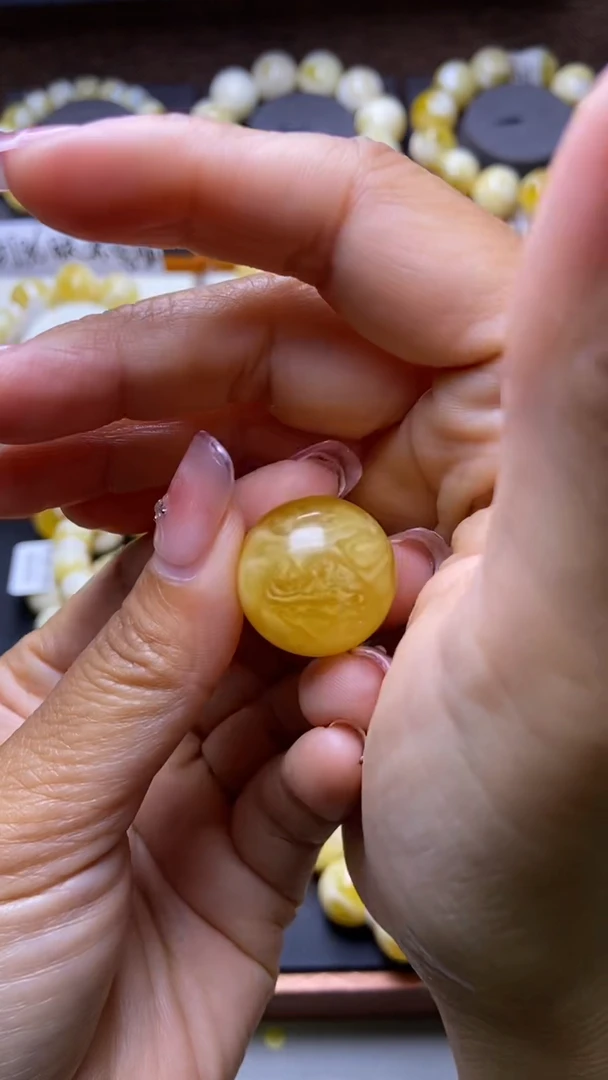 未镶嵌琥珀裸石星筠珠宝68