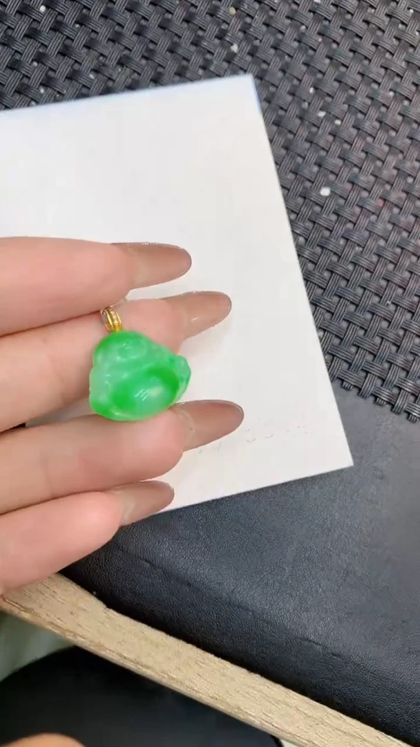 颈饰18K金镶嵌翡翠1