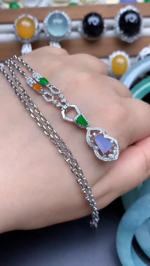 颈饰18K金镶嵌翡翠543-中国好珍宝