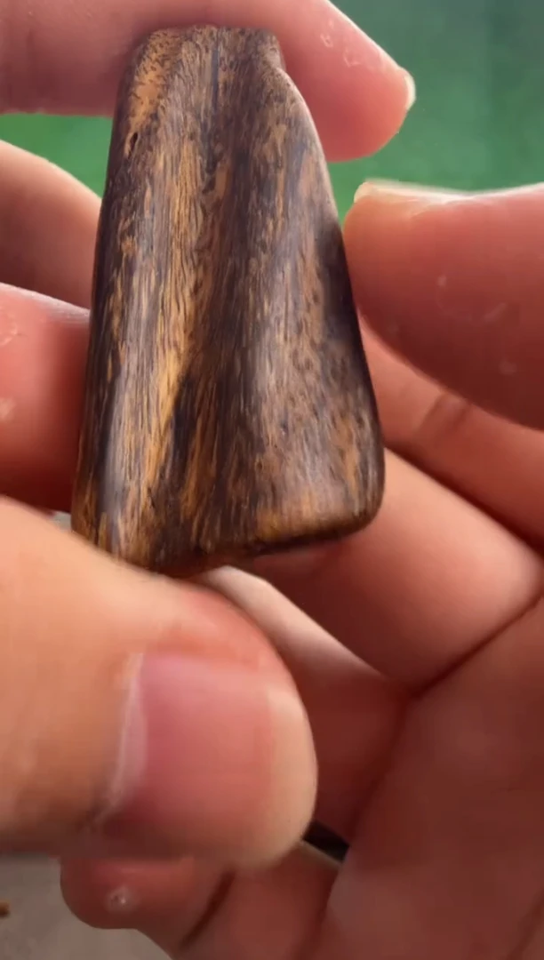沉香吊坠多样性发一
