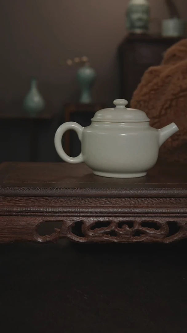 摆件瓷王国奇手工月白德中壶