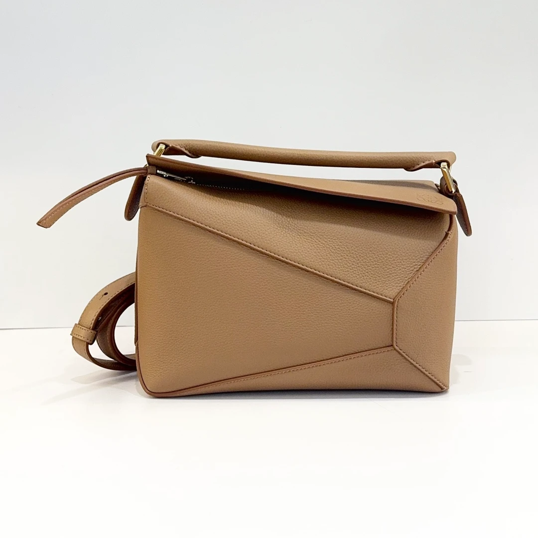 99新 LOEWE/罗意威 蔚蓝/新款太妃糖色puzzle 小号 斜挎包