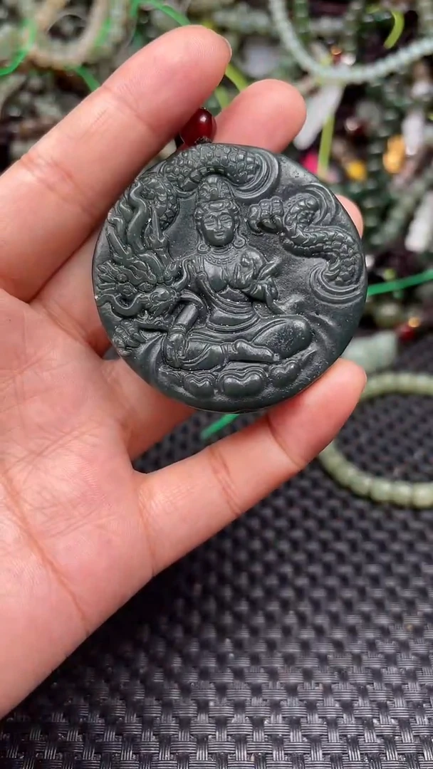 和田玉未镶嵌颈饰1