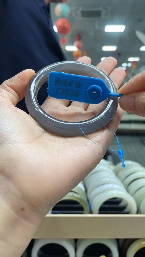 和田玉手镯未镶嵌手镯 Z2028圈口59