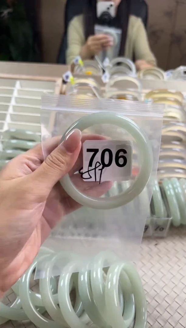未镶嵌手镯石英质玉迷**香706