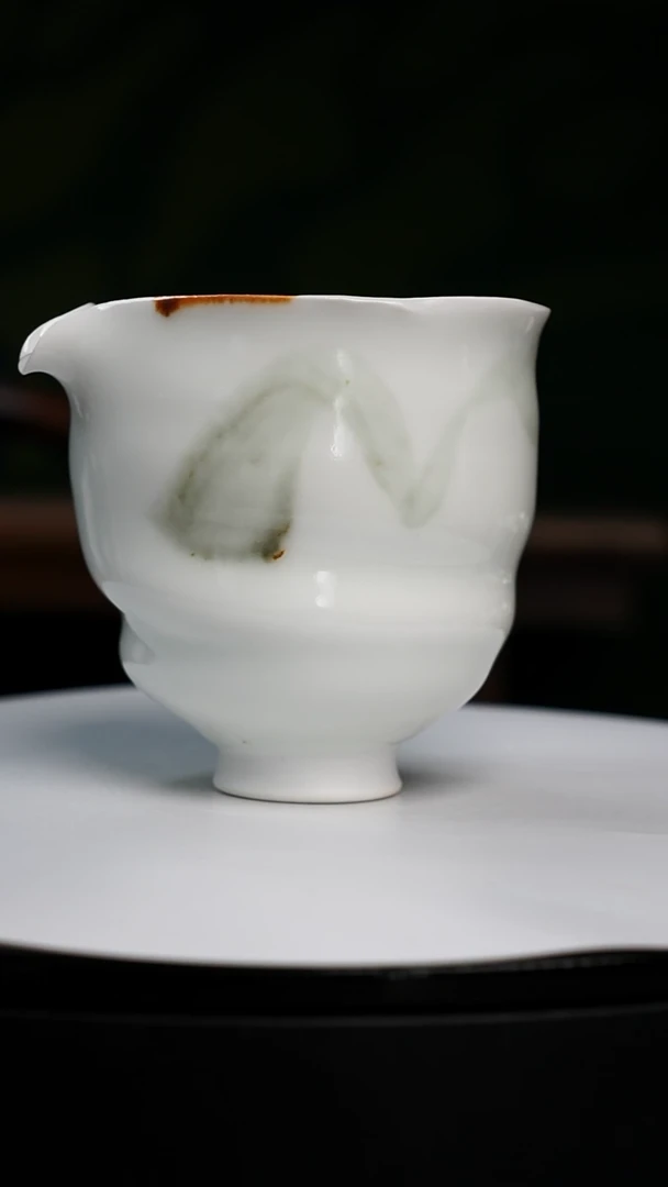 【闪购商品】吴远中未名窑蒙涛青玉志野公道杯