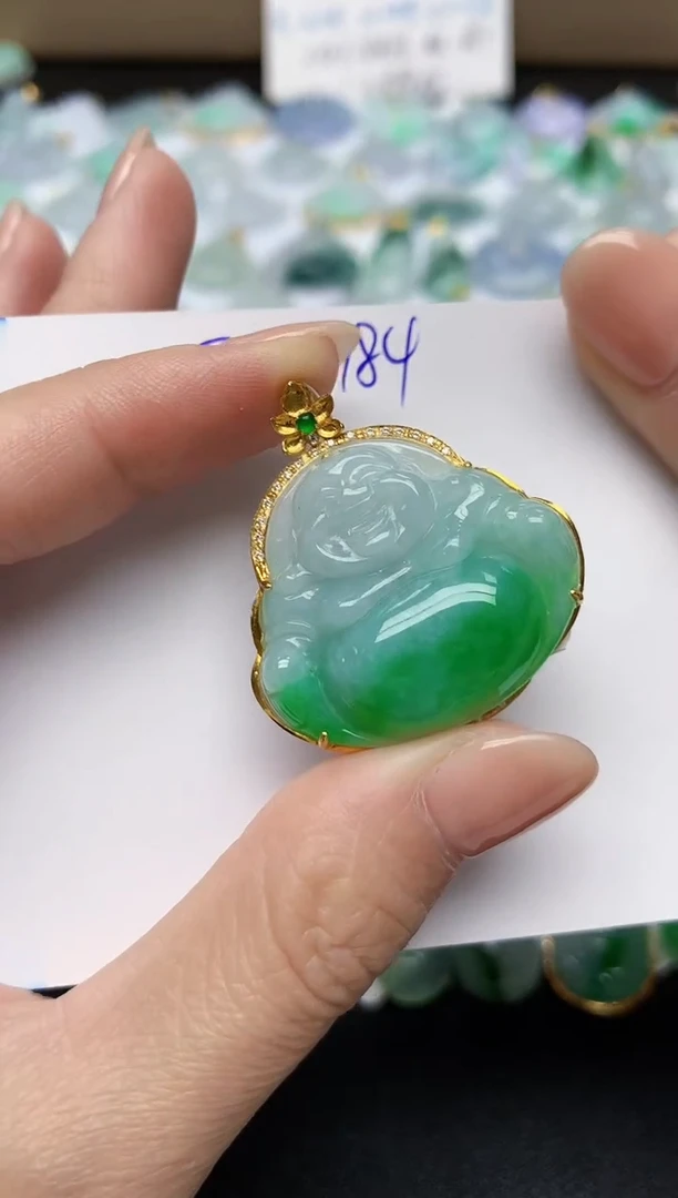 颈饰18K金镶嵌翡翠天然缅甸A货翡翠百元以上9元证书费自理