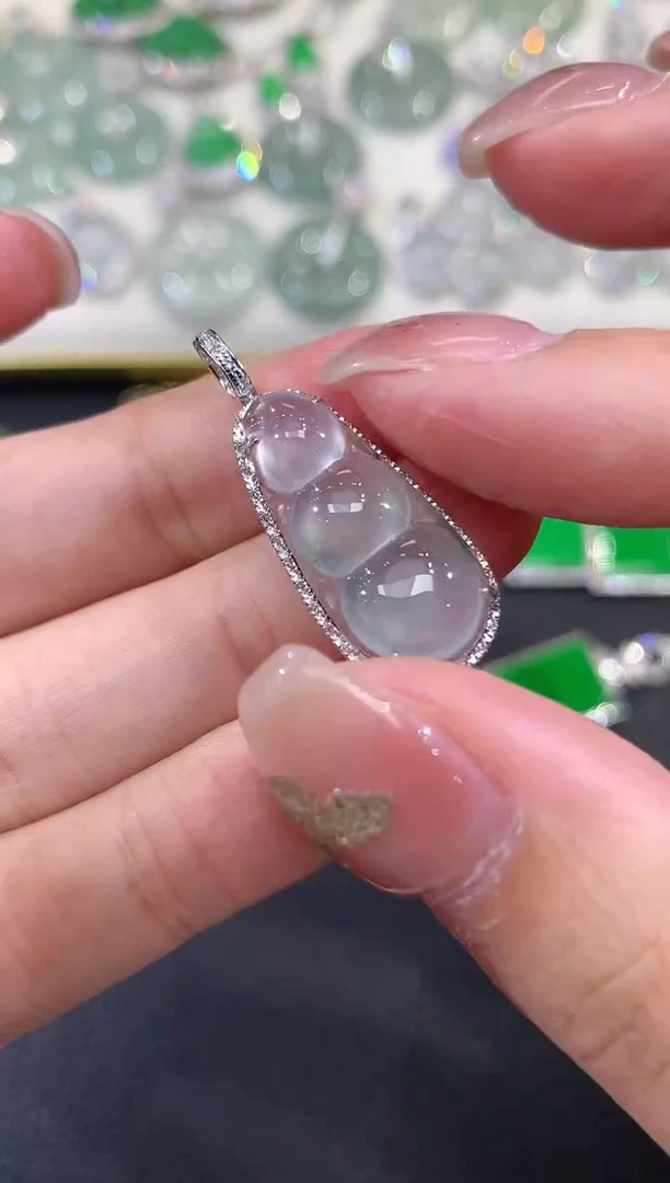 吊坠(不含链)18K金镶嵌翡翠A23