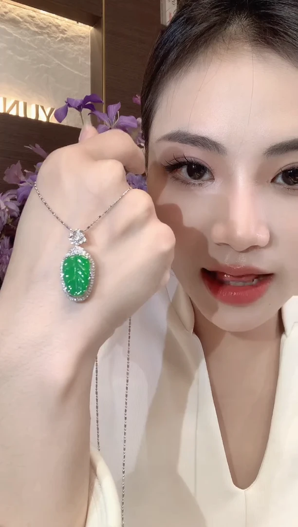 吊坠(不含链)18K金镶嵌翡翠A52