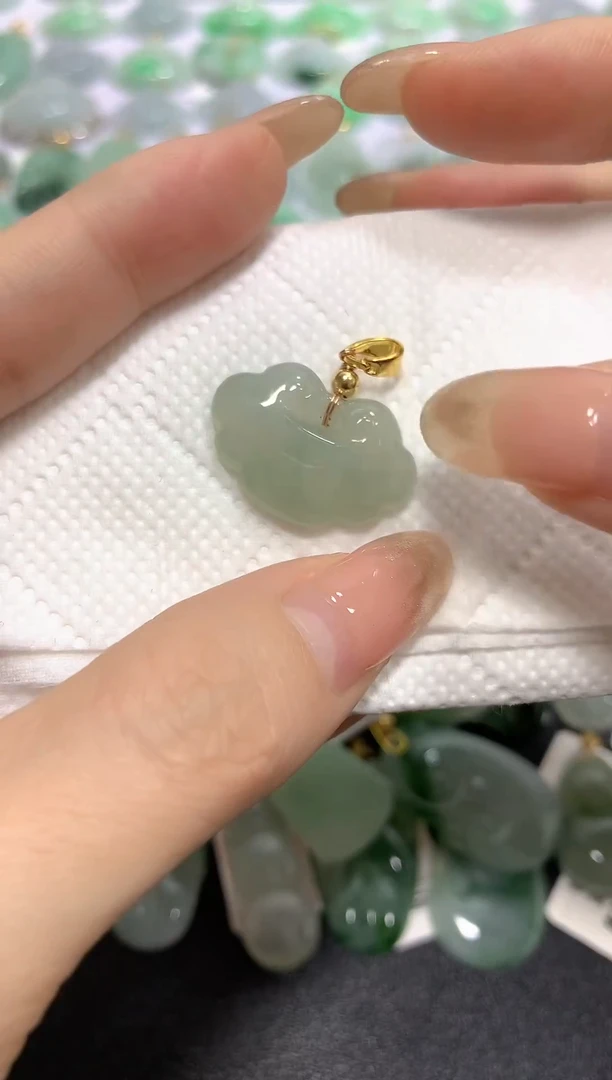 颈饰未镶嵌翡翠A货