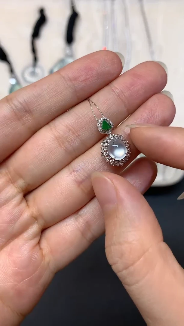 吊坠(不含链)18K金镶嵌翡翠W433|5500