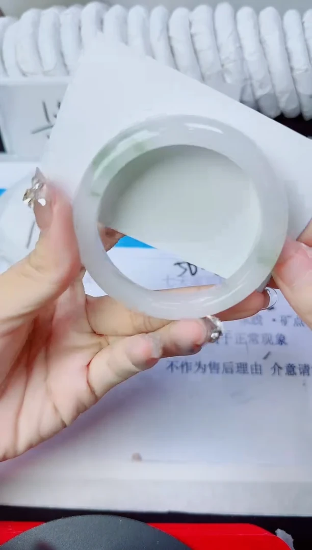 石英质玉手镯未镶嵌265/54.7