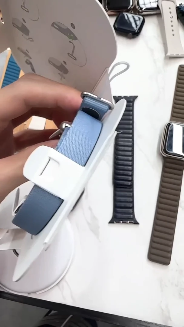 准新品苹果 挂绳 蓝色