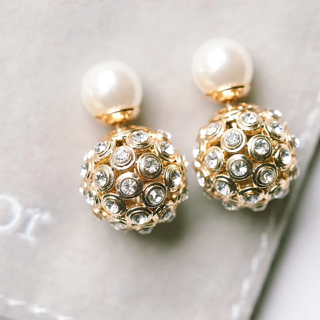 99新 DIOR/迪奥 汤/P235907716/ 金球带钻 耳钉