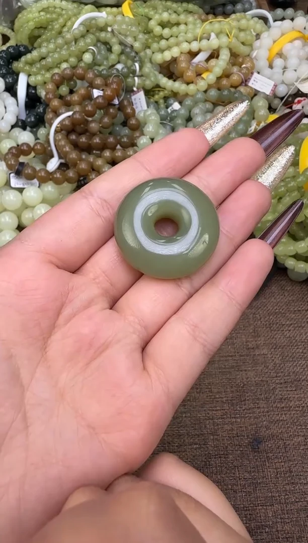 吊坠(不含链)未镶嵌和田玉吊坠/多样性发货/发其一