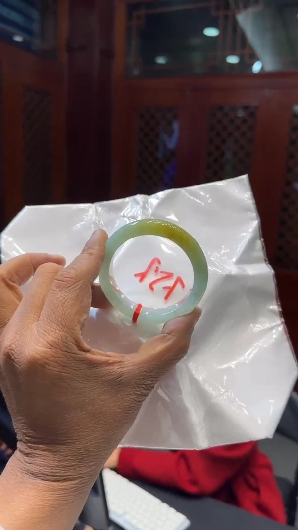 【闪购商品】翡翠手镯未镶嵌手镯