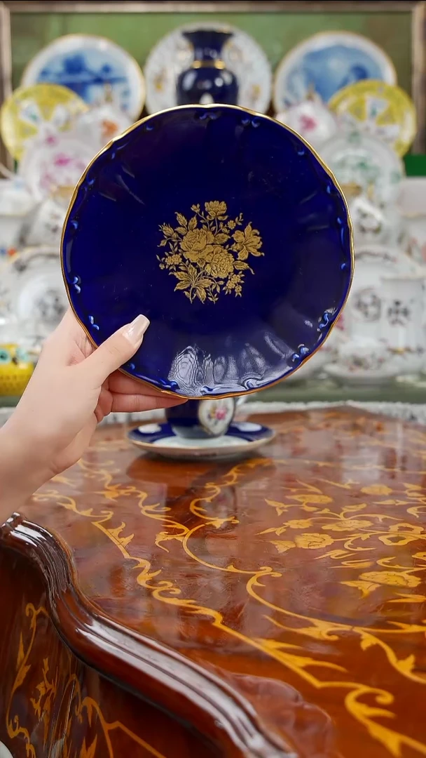 摆件娜娜中古瓷器如图所示3