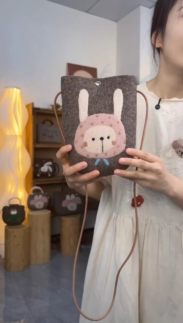 羊毛非遗纯手工 羊毛毡包包