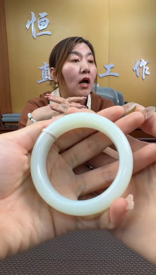 【闪购商品】和田玉手镯未镶嵌57