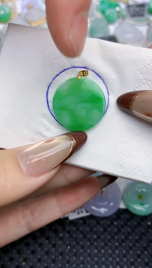 颈饰18K金镶嵌翡翠2   天然翡翠A货  百元以上9米证书费自理