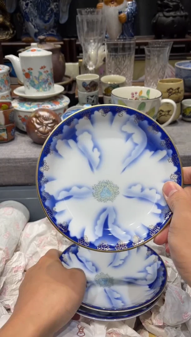 瓷片深川制青花盘子