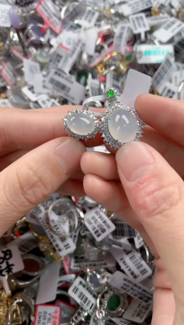 银S925镶嵌戒指翡翠333           10