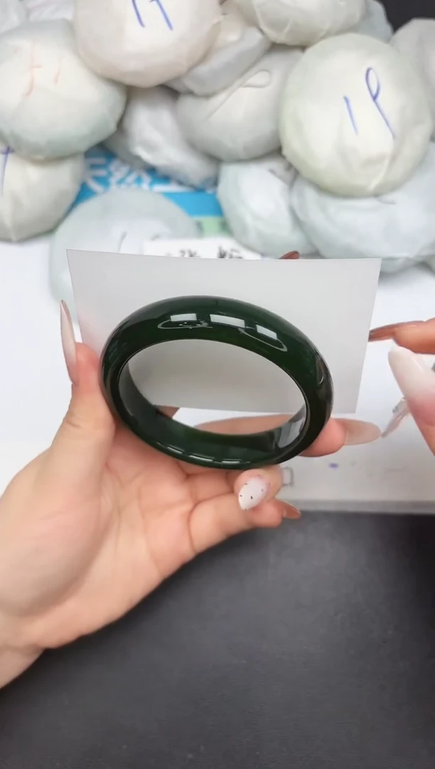 未镶嵌手镯石英质玉A156/59.9