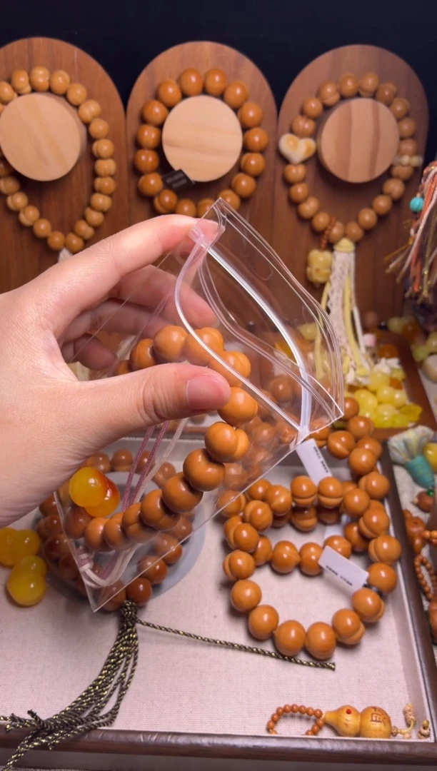 手串猴头核桃霓**衣全品原皮泡芙俏色心黄跑环蝴蝶熊吊坠手持