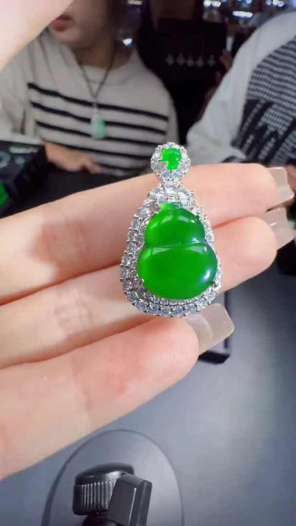 未镶嵌定制翡翠翡翠A货有轻微色差属于正常现象，葫芦多样性发货1