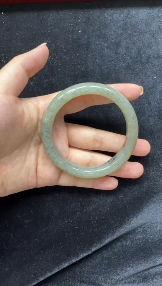 和田玉手镯未镶嵌618圈口60