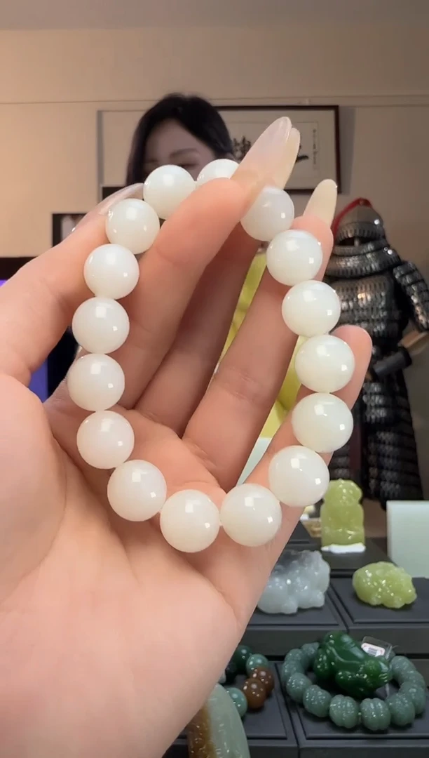 颈饰未镶嵌和田玉白玉圆珠手串