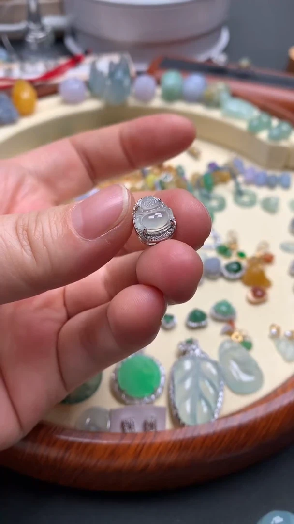 【闪购商品】翡翠颈饰银S925镶嵌翡翠镶嵌佛公