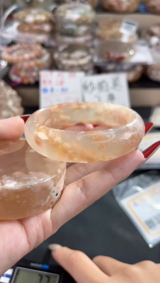 未镶嵌手镯石英质玉56