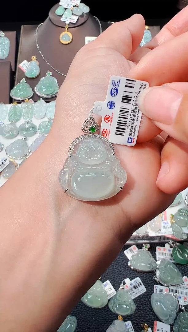 【闪购商品】翡翠吊坠(不含链)18K金镶嵌佛公吊坠68A