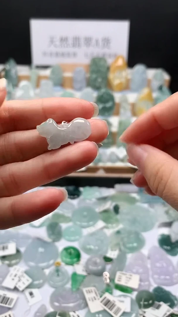吊坠(不含链)未镶嵌翡翠70生肖狗